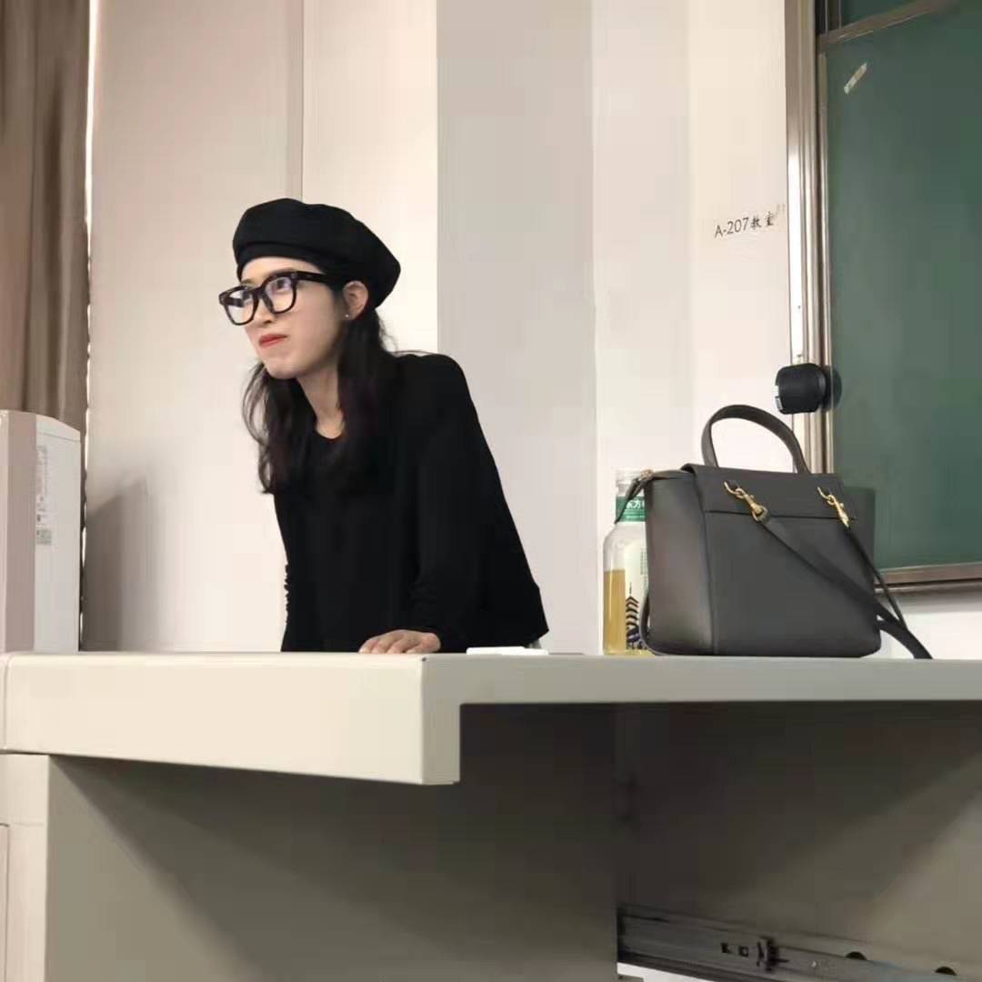 别人家的神仙颜值老师,也太好看了吧!