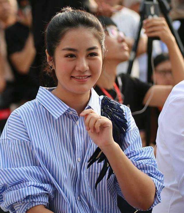 还记得乡村爱情里的王小蒙吗近照整容变美完全认不出