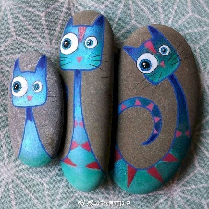 一组充满童趣的创意石头画