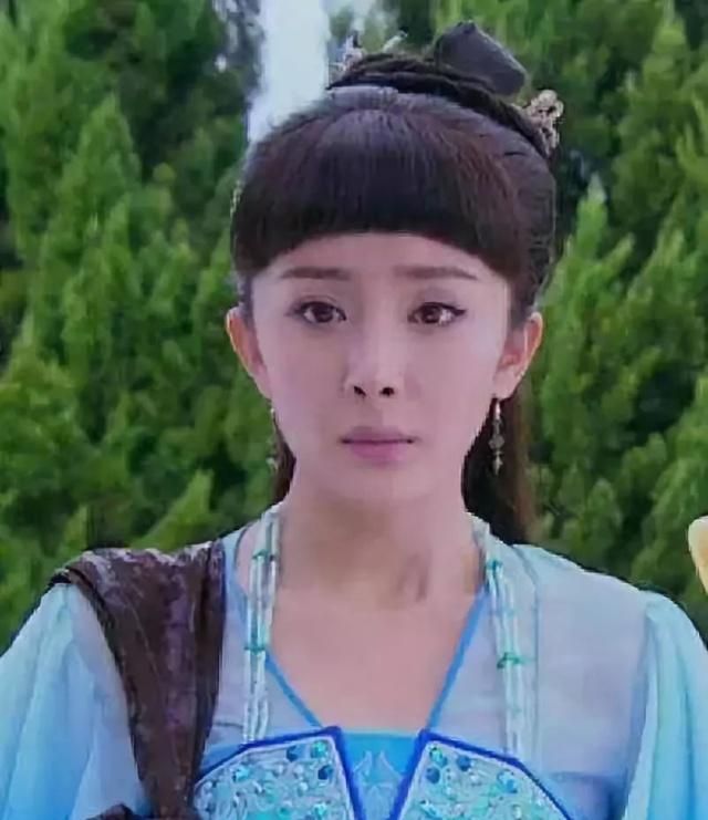 女星留起铁刘海迪丽热巴像男人赵丽颖搞笑唐嫣居然最好看