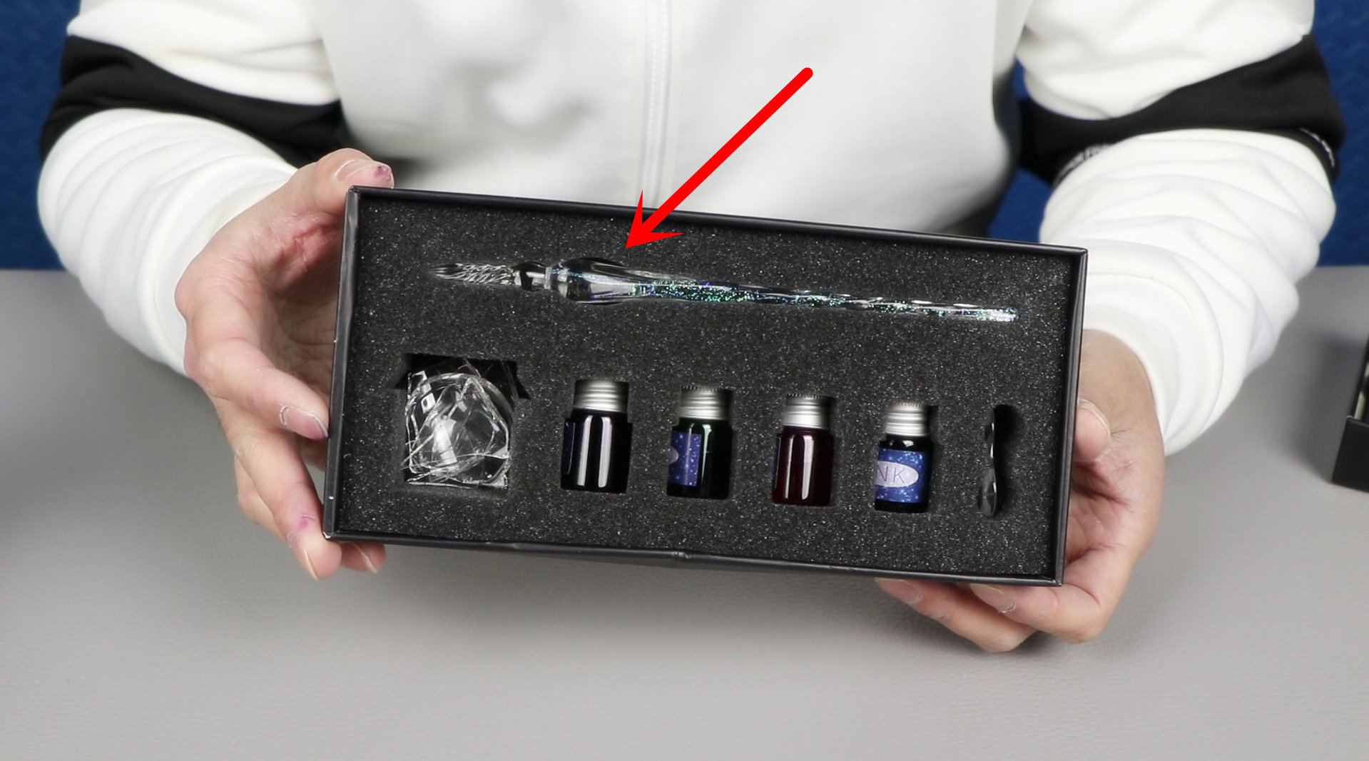 不是监控,都不知道发生了什么 为您推荐: 教室监控拍下令人深思的一幕