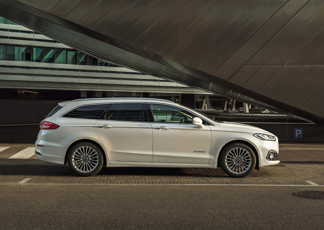 新款福特蒙迪欧旅行版官图发布!美系风格的瓦罐!