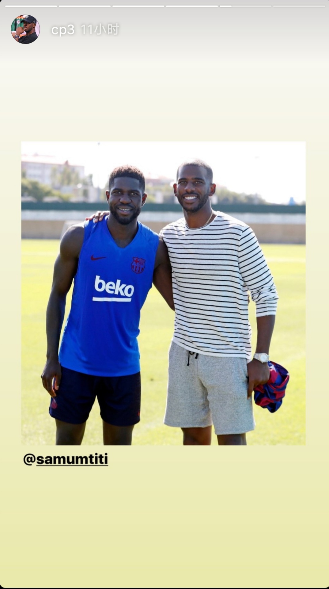 保罗带着儿子cp4和巴萨众球员体验足球训练去了