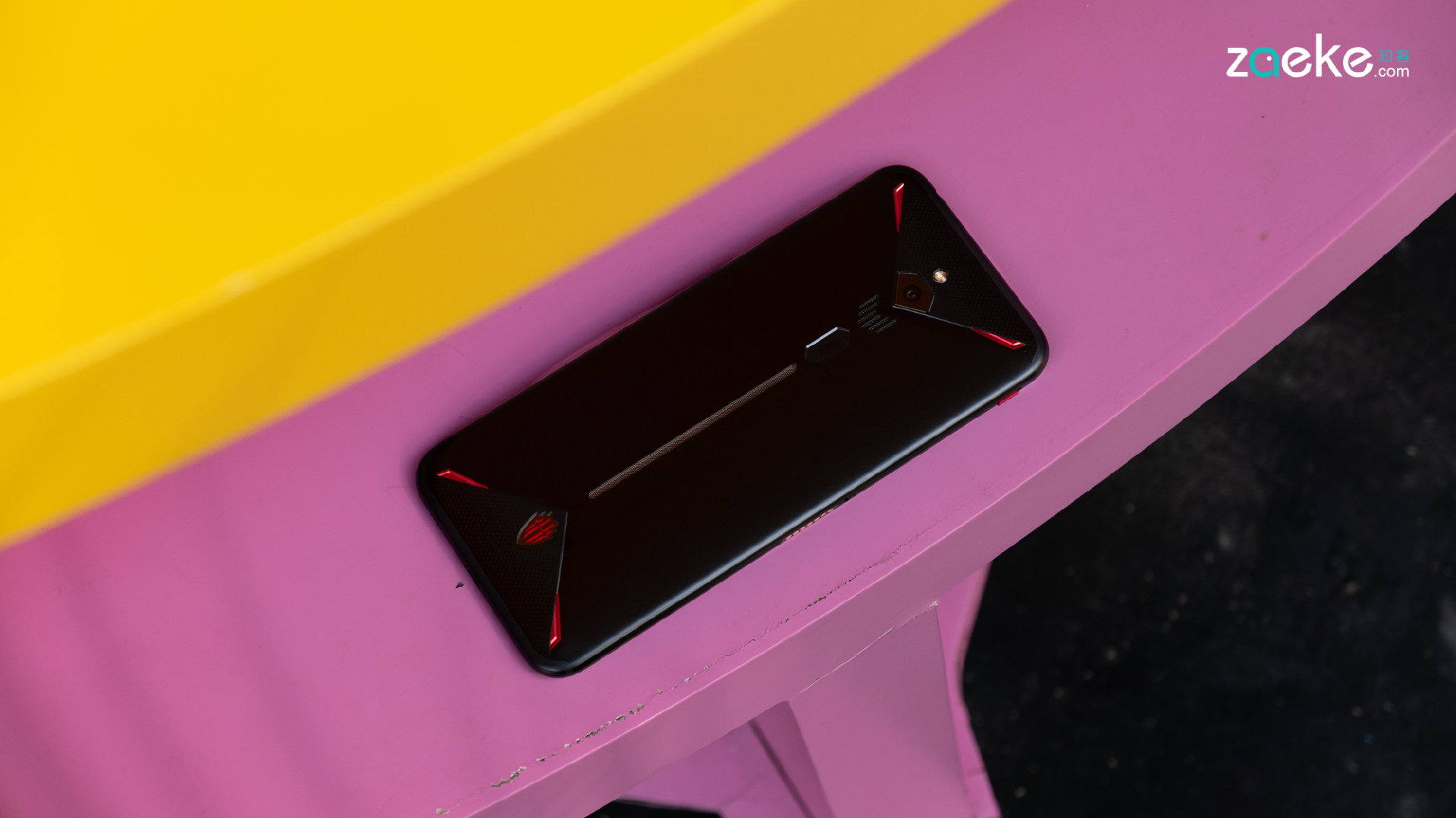 红魔3看起来很硬汉可实际上是个暖男