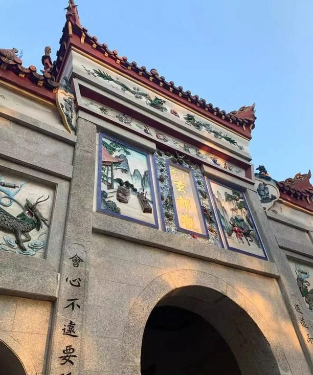 衡阳市的景点有石鼓书院衡阳保卫战纪念馆南岳第一峰南岳衡山蔡伦竹海
