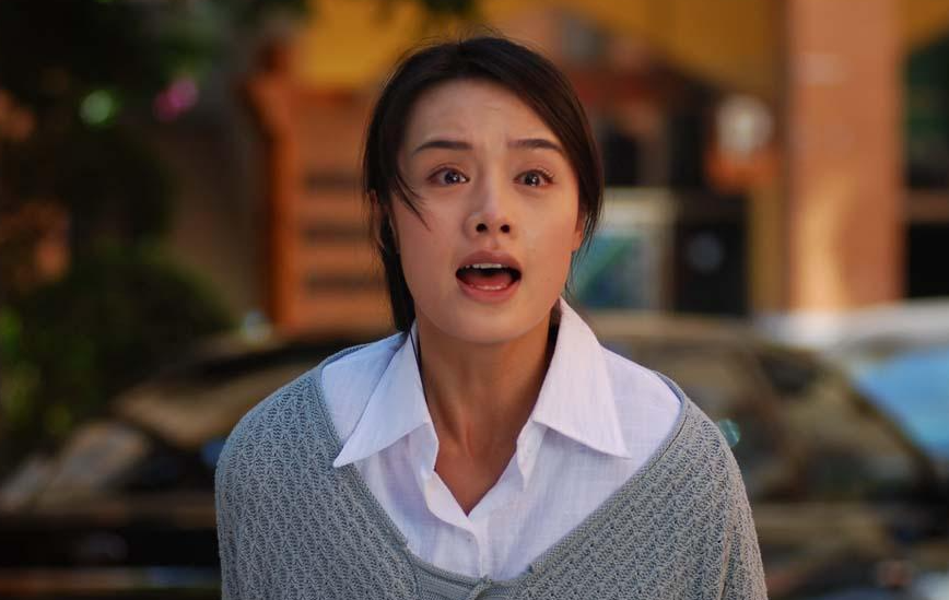 她17岁就出道, 出道后嫁给送外卖的老公, 如今老公成影帝依旧爱她
