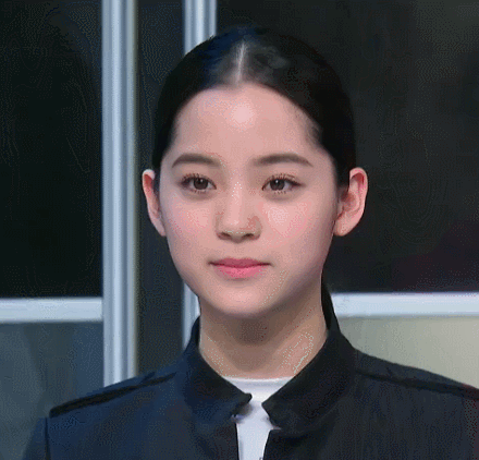 欧阳娜娜被蔡康永吐槽胖,竟怼起宋祖儿来了:她还没男朋友呢!