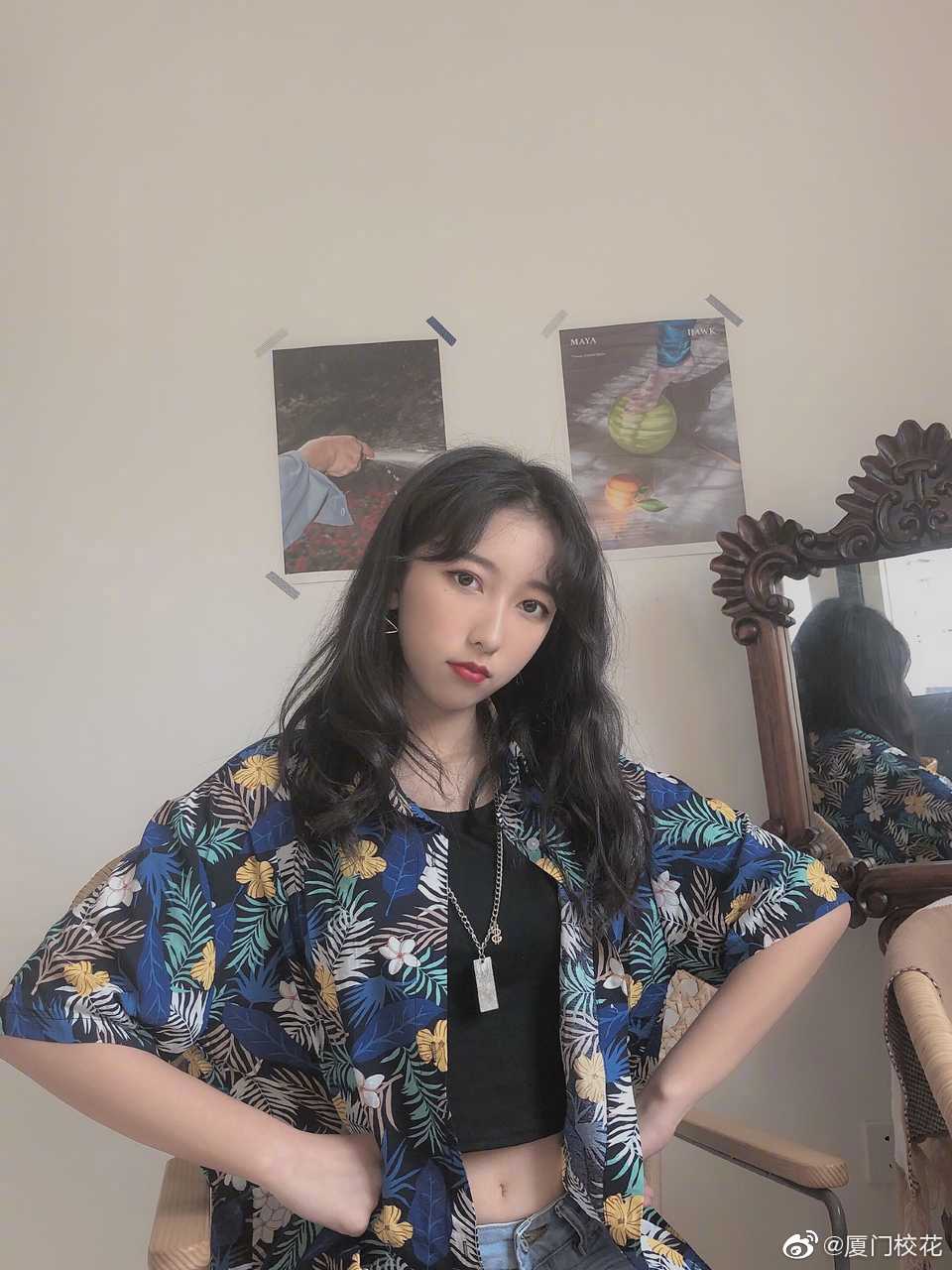 她叫周嘉琪02年毕业于厦门十中身高168cm处女座