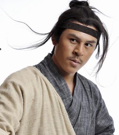 少林寺学武11年,被周星驰发掘成华人打星,多年"蛰伏"终熬出头