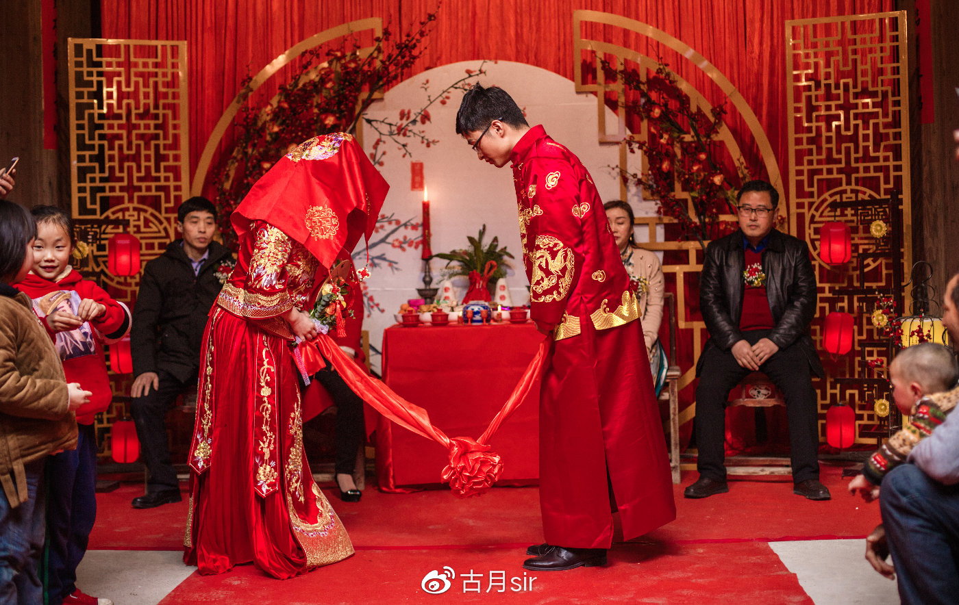 最近潮汕媒人苹果姐服务中的“家访”环节，具体是怎么操作的呢？