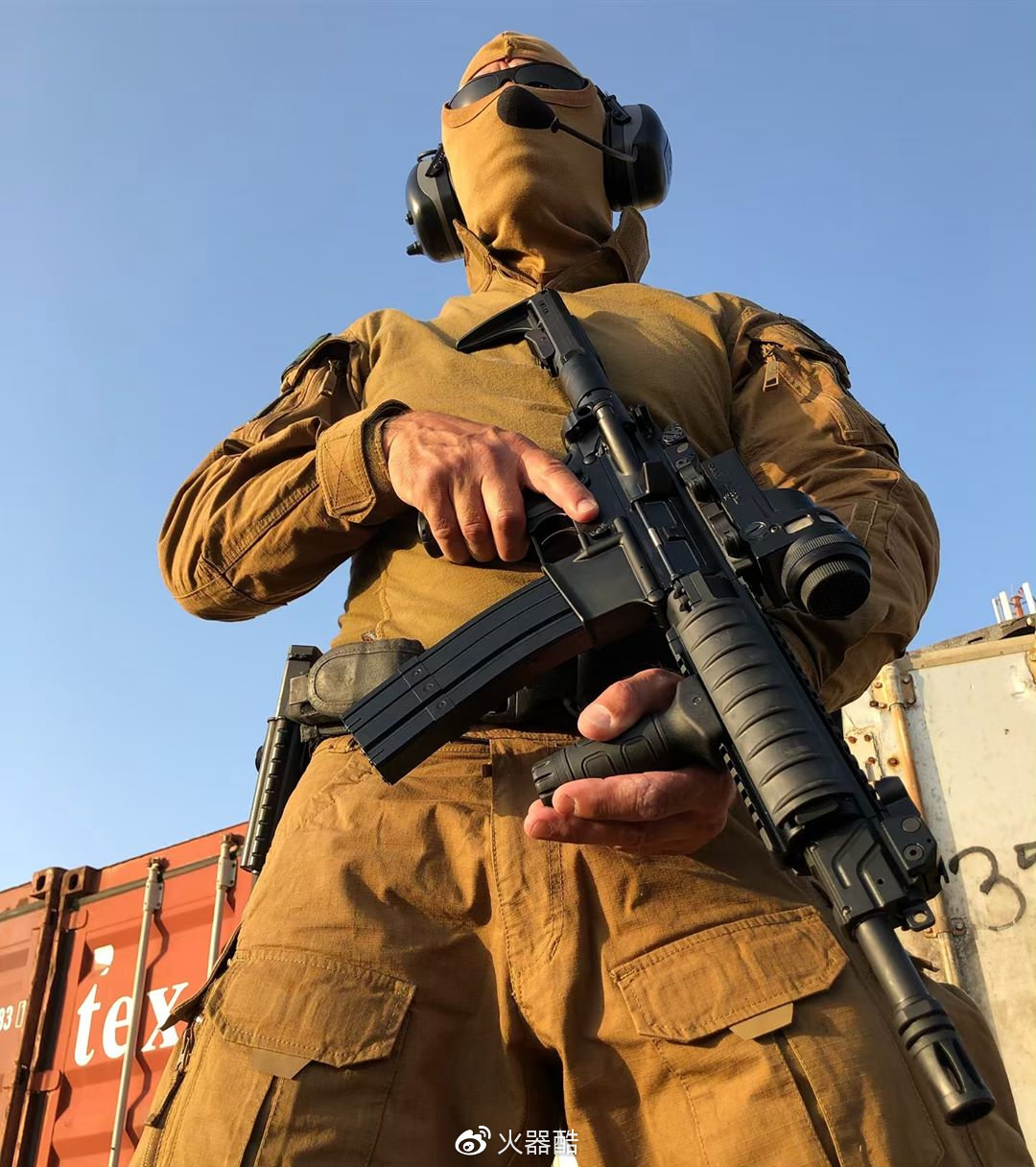 【你承认吗?】握枪的男人是最帅的 与颜值无关!