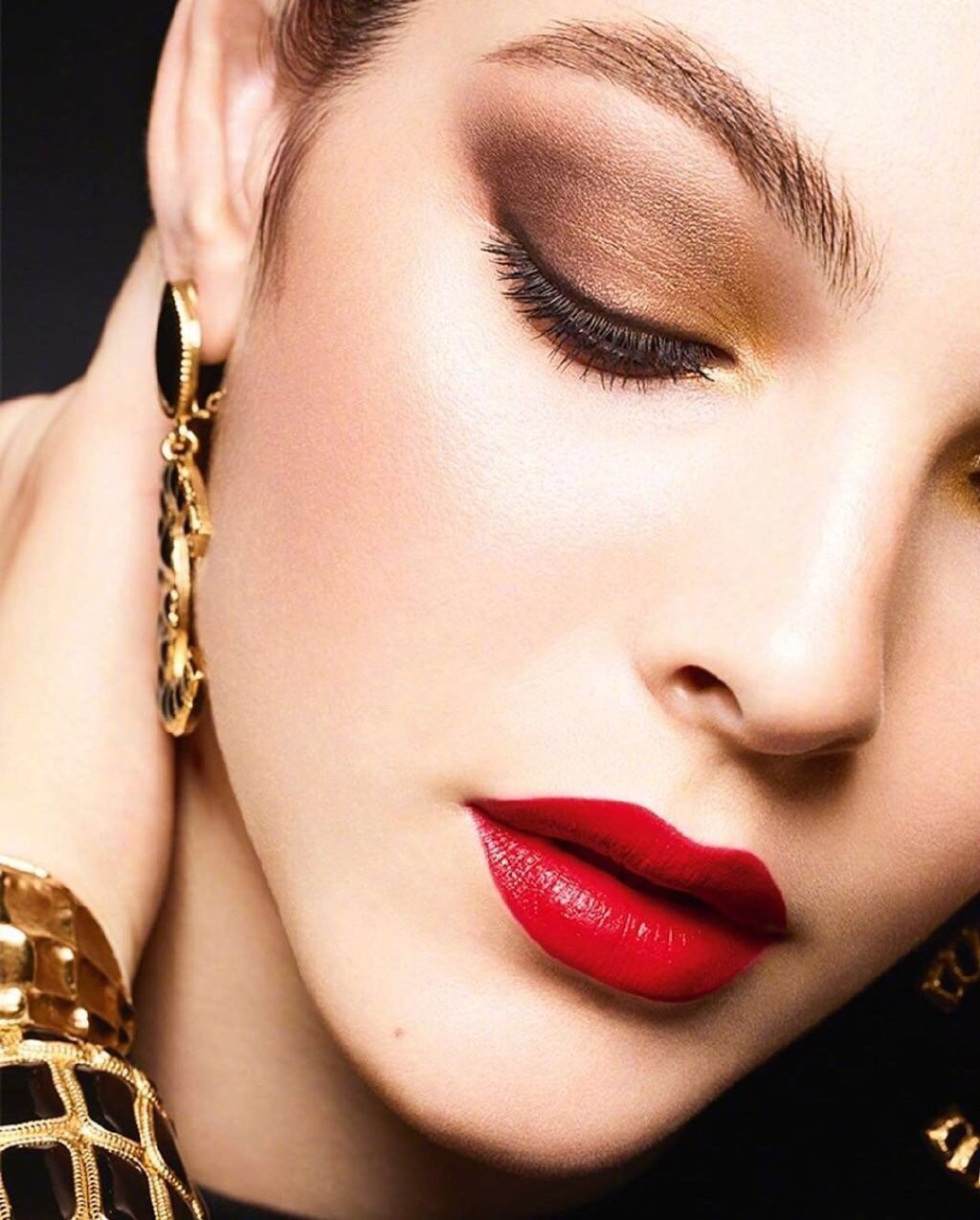 vittoriacerettiforchanelbeautyholiday2019campaign