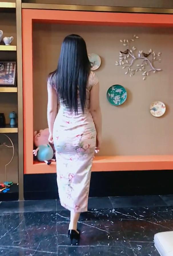 穿着旗袍的微胖美女,束缚出好身材