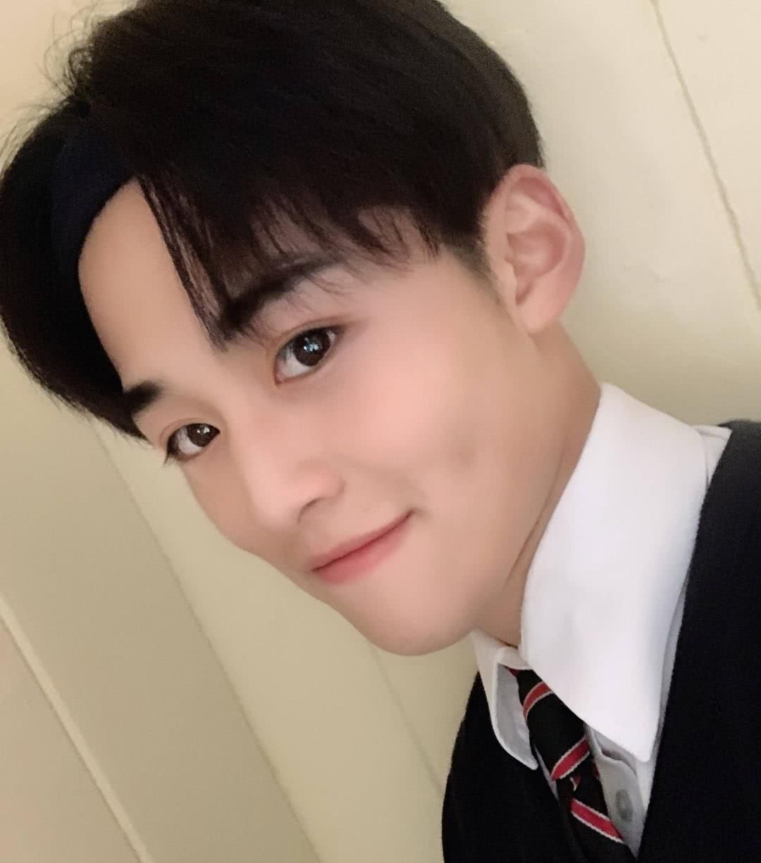 阔少在城里挥霍无度,一身名牌来到农村吃的是苍蝇饭菜|变形计|黄润秋