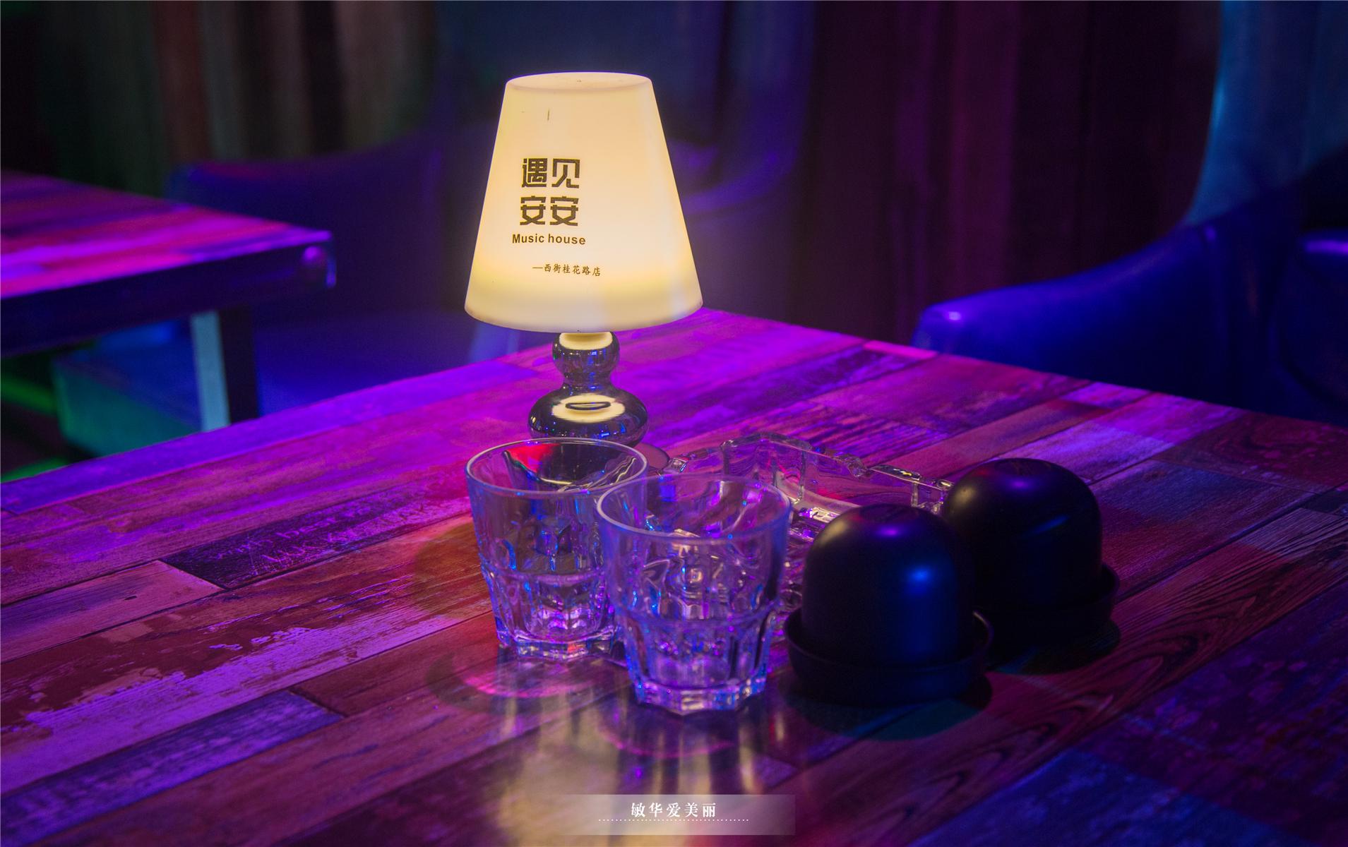 带上家人在阳朔泡吧,过一个微醺之夜虽然带父母和