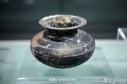 秦公一号大墓位于陕西凤翔县城南雍水河北岸