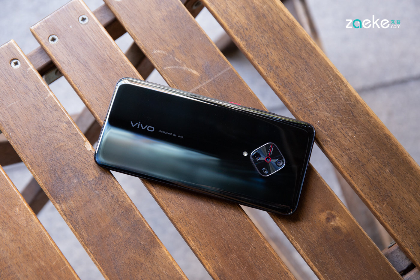 vivo y9s 图赏:在"颜值即正义"的时代,奇招往往出奇效