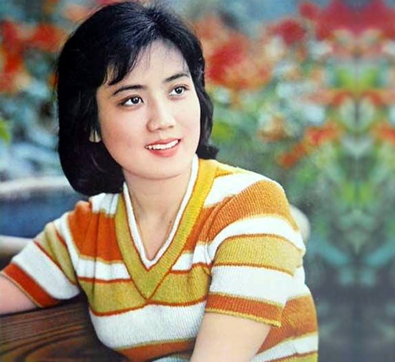 记得北影三朵花的李秀明吗? 一戏成名拿双料影后, 当红隐退成富婆