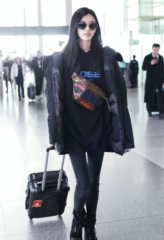 与刘雯和何穗一样,但奚梦瑶明显更骨感一些,晒出的体重只有86斤,这样