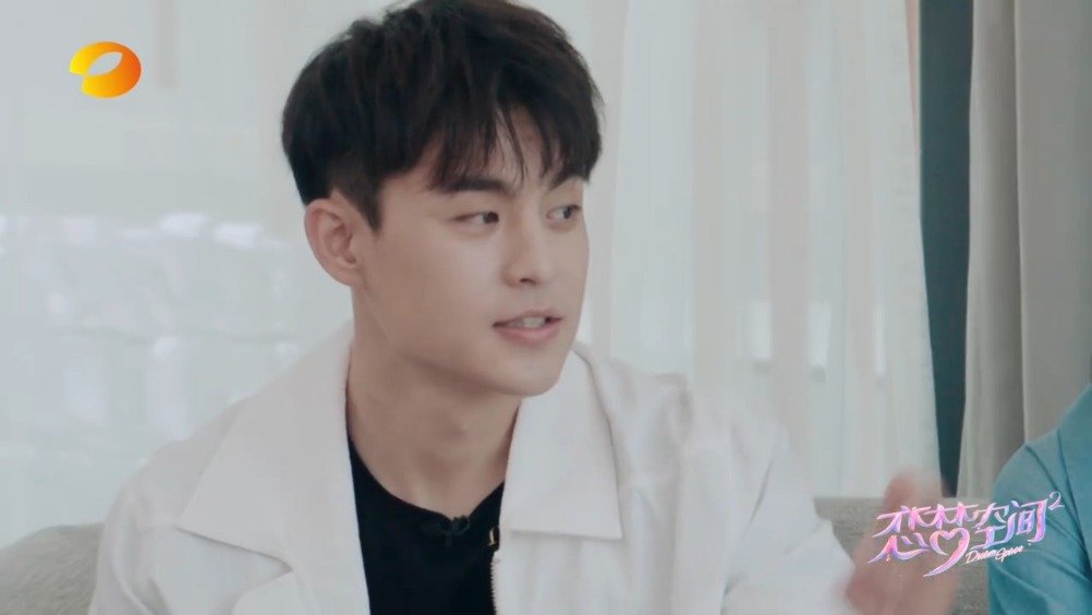 宋湲选择前往都市花香,卓逸凡改选立刻决定前往都市花香