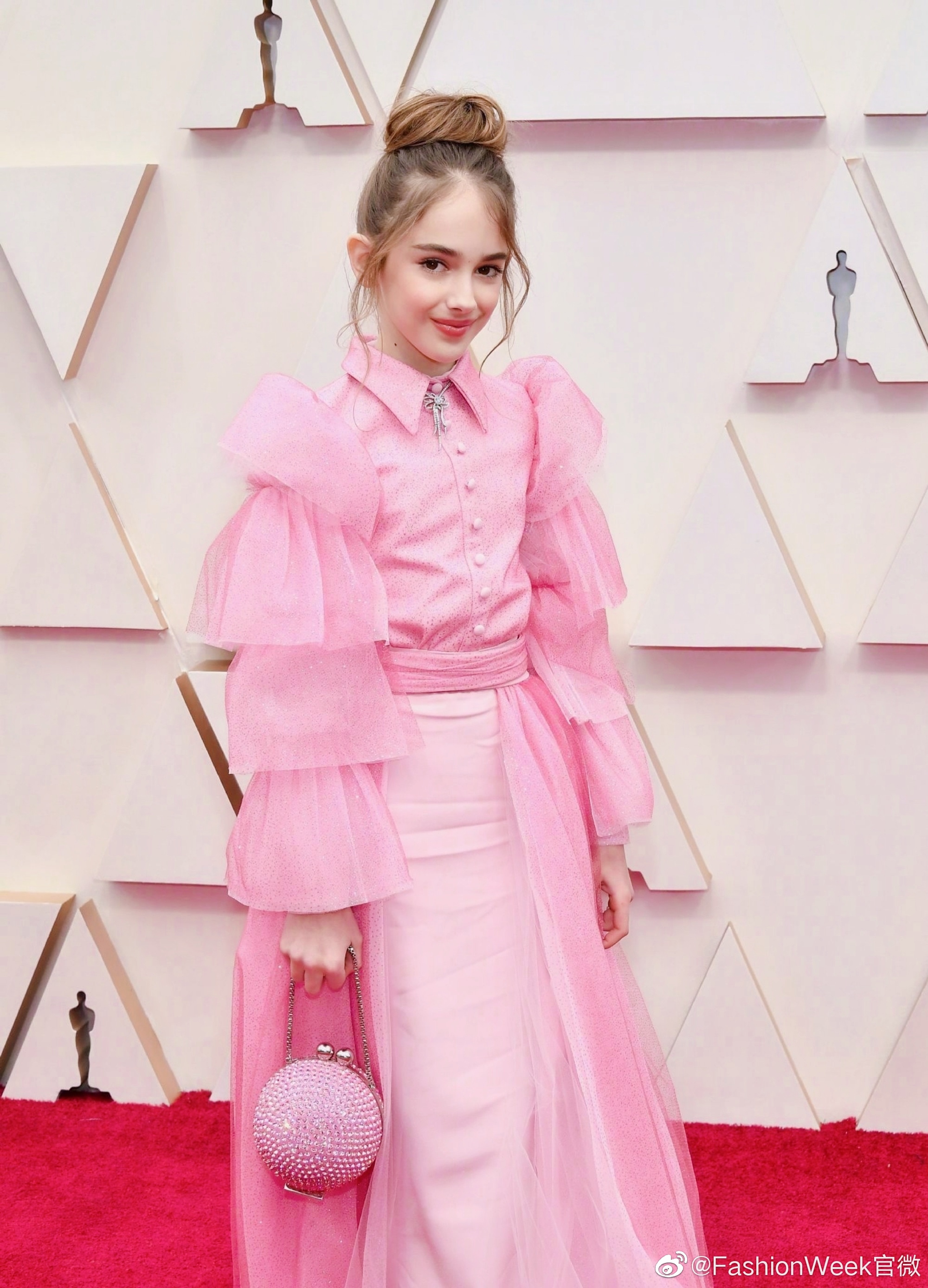 10岁的童星julia butters亮相,精灵公主