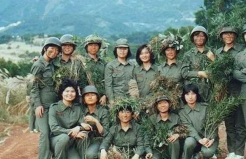 上个世纪80年代台湾国军女兵老照片|女兵|年代|老照片|台湾|世纪_新浪新闻