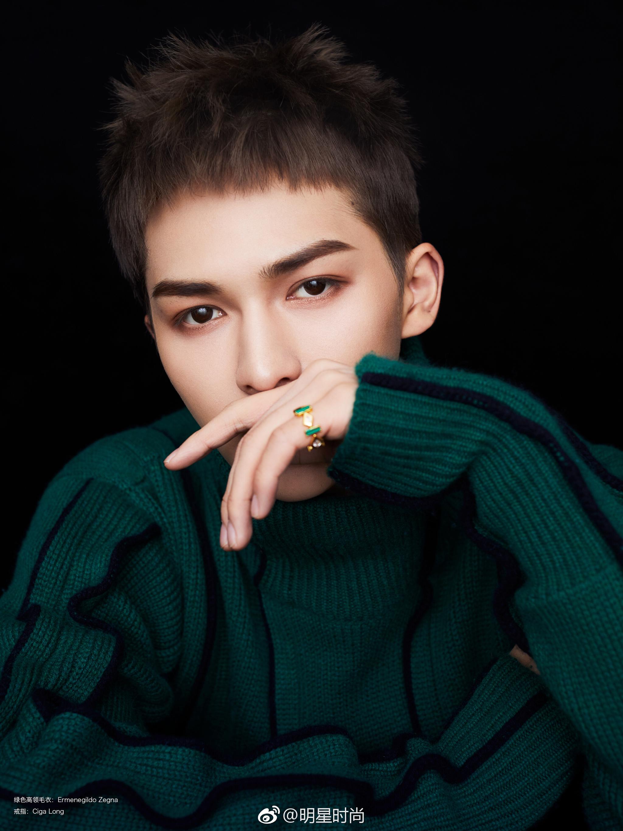 朱正廷时尚大片,短发出镜的朱仙子硬朗帅气