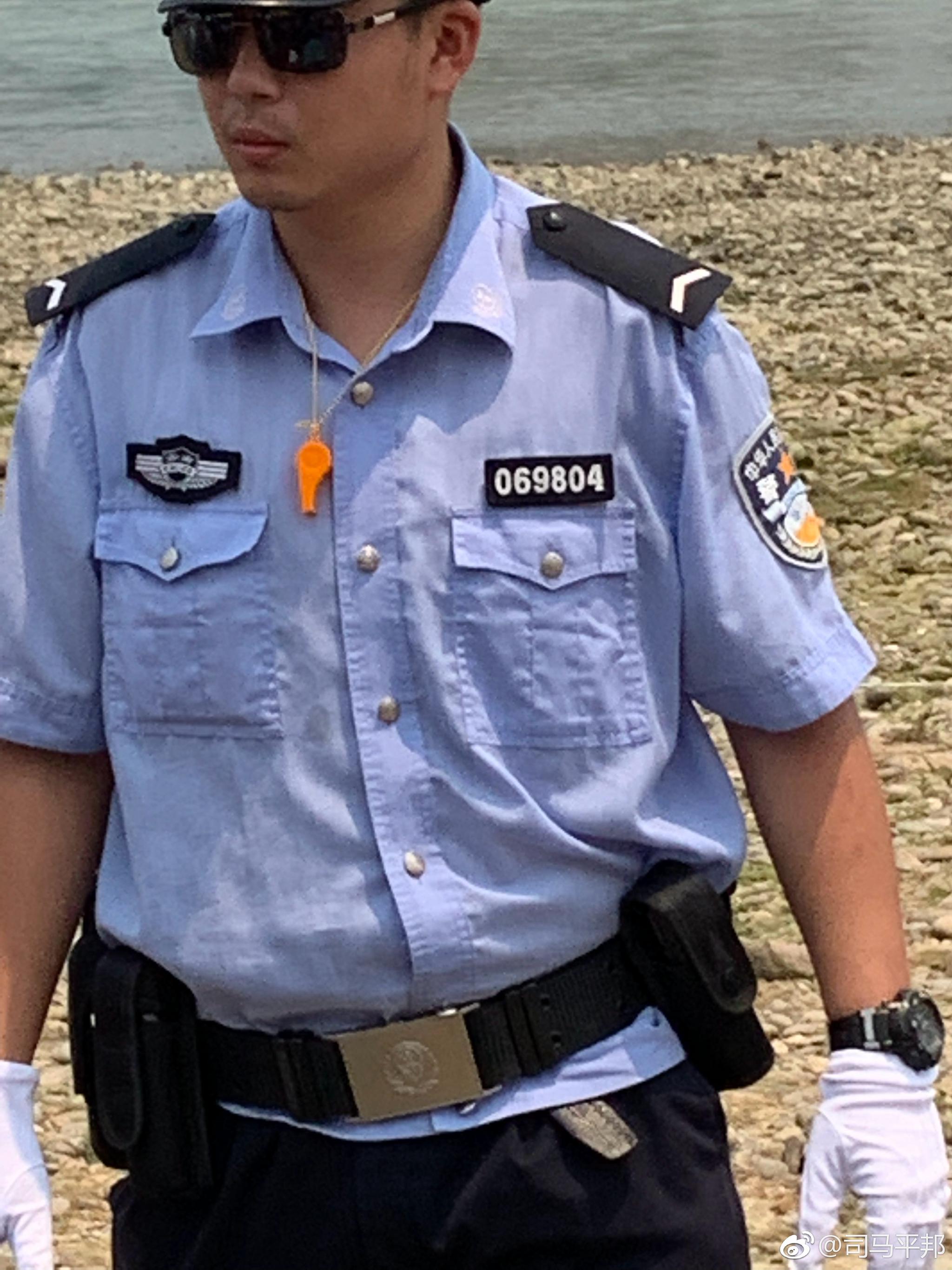 澜沧江边的西双版纳州泼水节活动上|西双版纳州|澜沧江|警号_新浪新闻