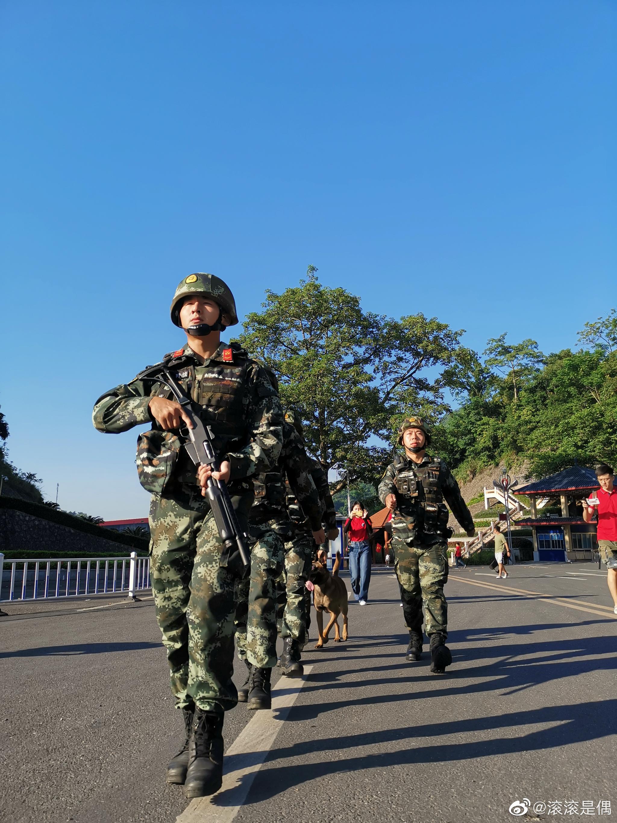 体验武警广西总队崇左支队凭祥中队 一线日常执勤巡逻