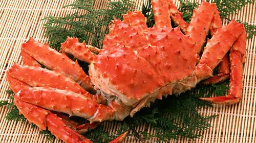 帝王蟹只有腿在国外也这样暴殄天物