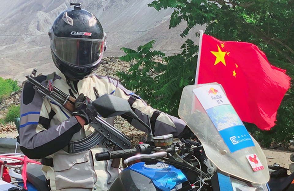 遇抢劫睡雪地身体衰竭仍要继续|巴基斯坦|杨小龙|骑行_新浪新闻