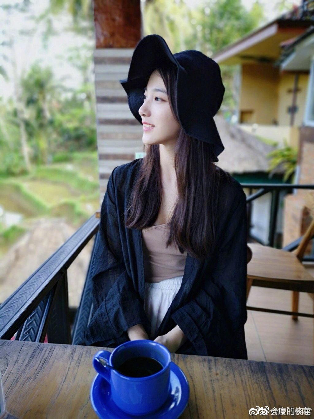 99年就读于南京艺术学院很有气质的女生你觉得几分呢