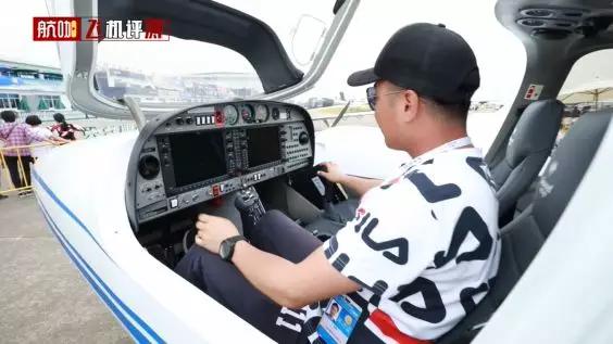 飞机评测：浙江造钻石DA42私人飞机，使用航煤每小时仅百元油费