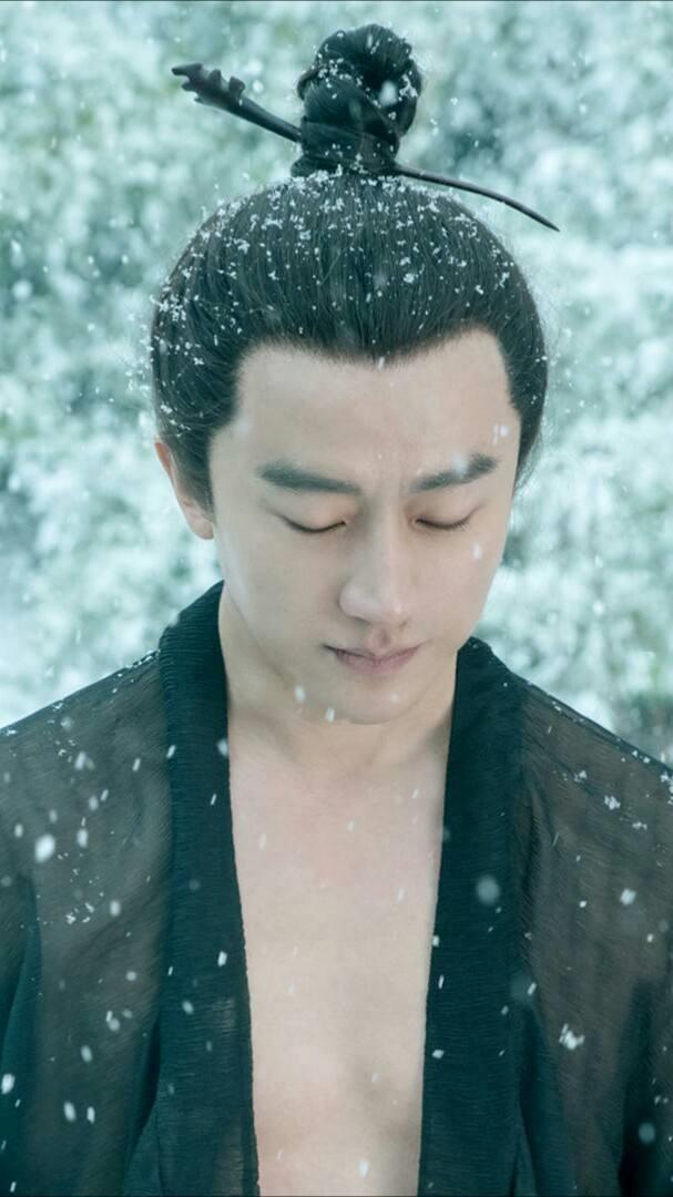 演的电影都是大制作,演的电视剧也爆红,黄轩才是幸运宠儿