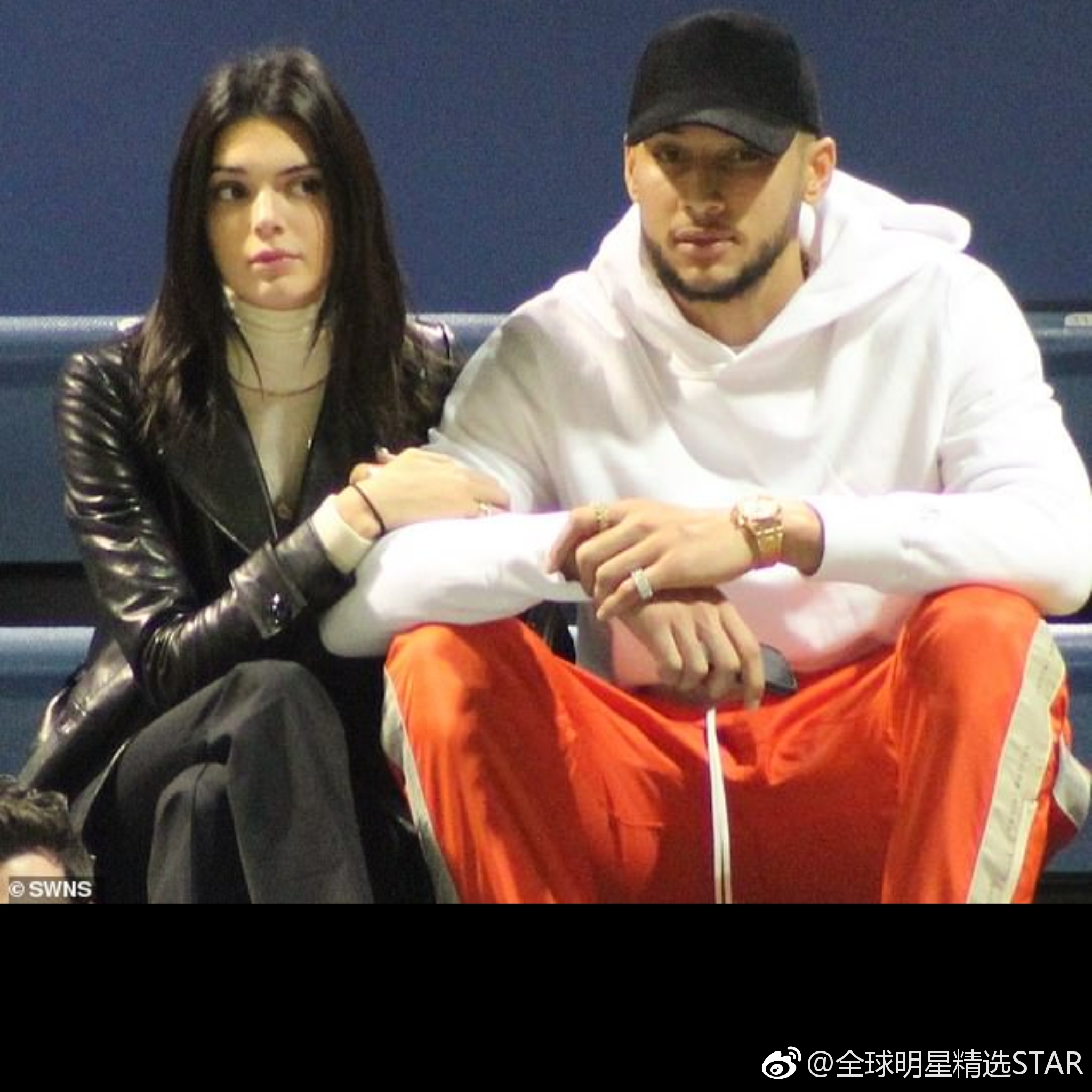 肯达尔·詹娜和nba球星本·西蒙斯复合实锤,二人紧紧的抱在一起