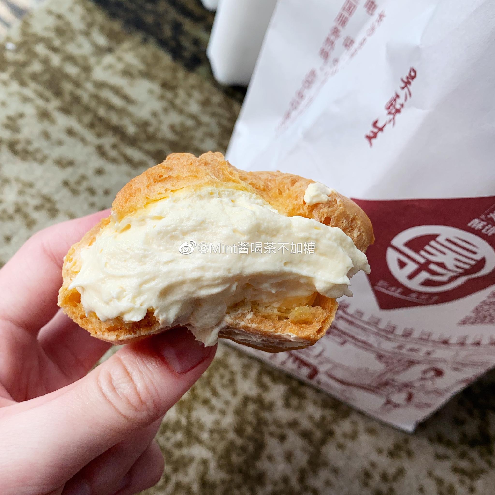这次去长沙又买了吴酥生冰淇淋泡芙真的实力好吃