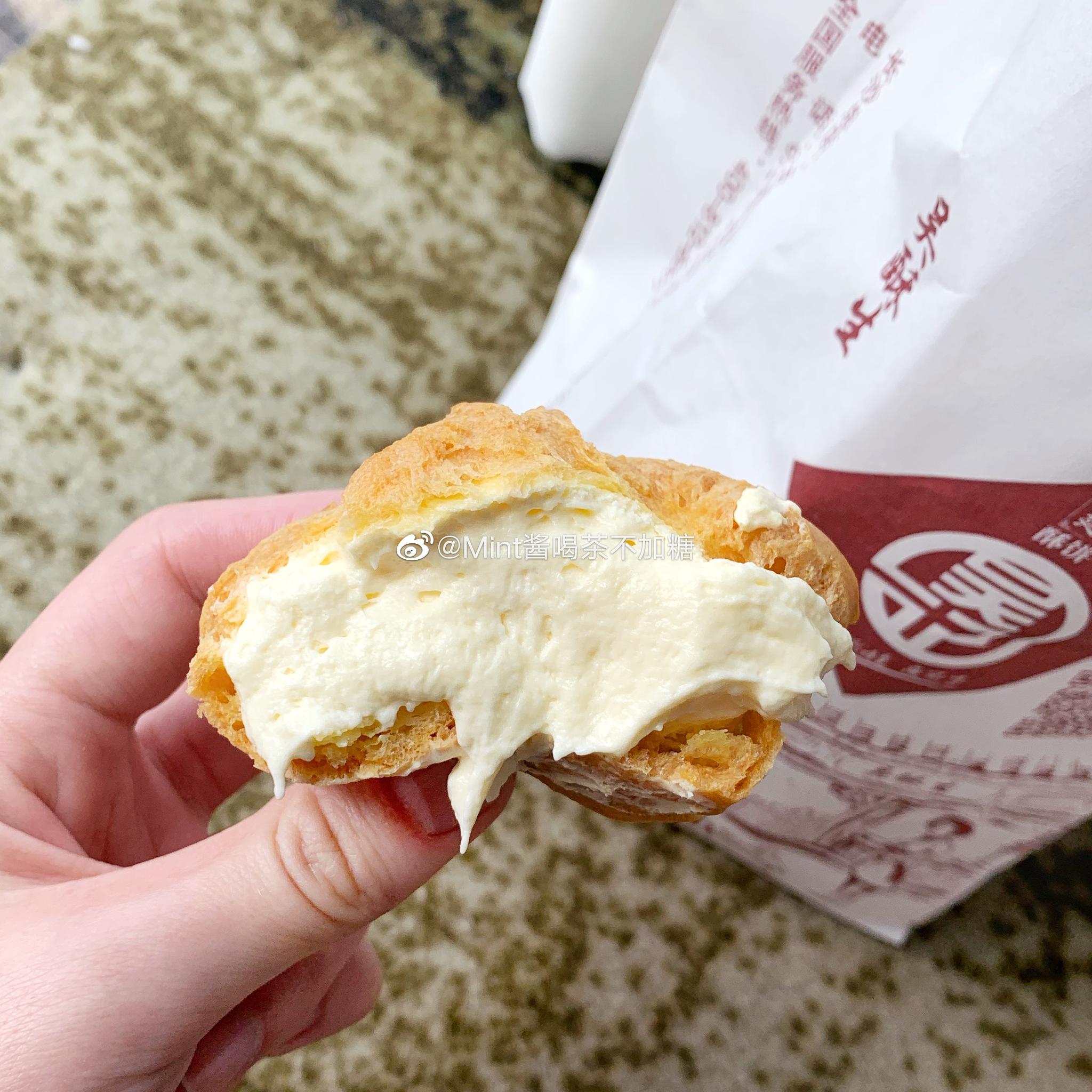 这次去长沙又买了吴酥生冰淇淋泡芙真的实力好吃