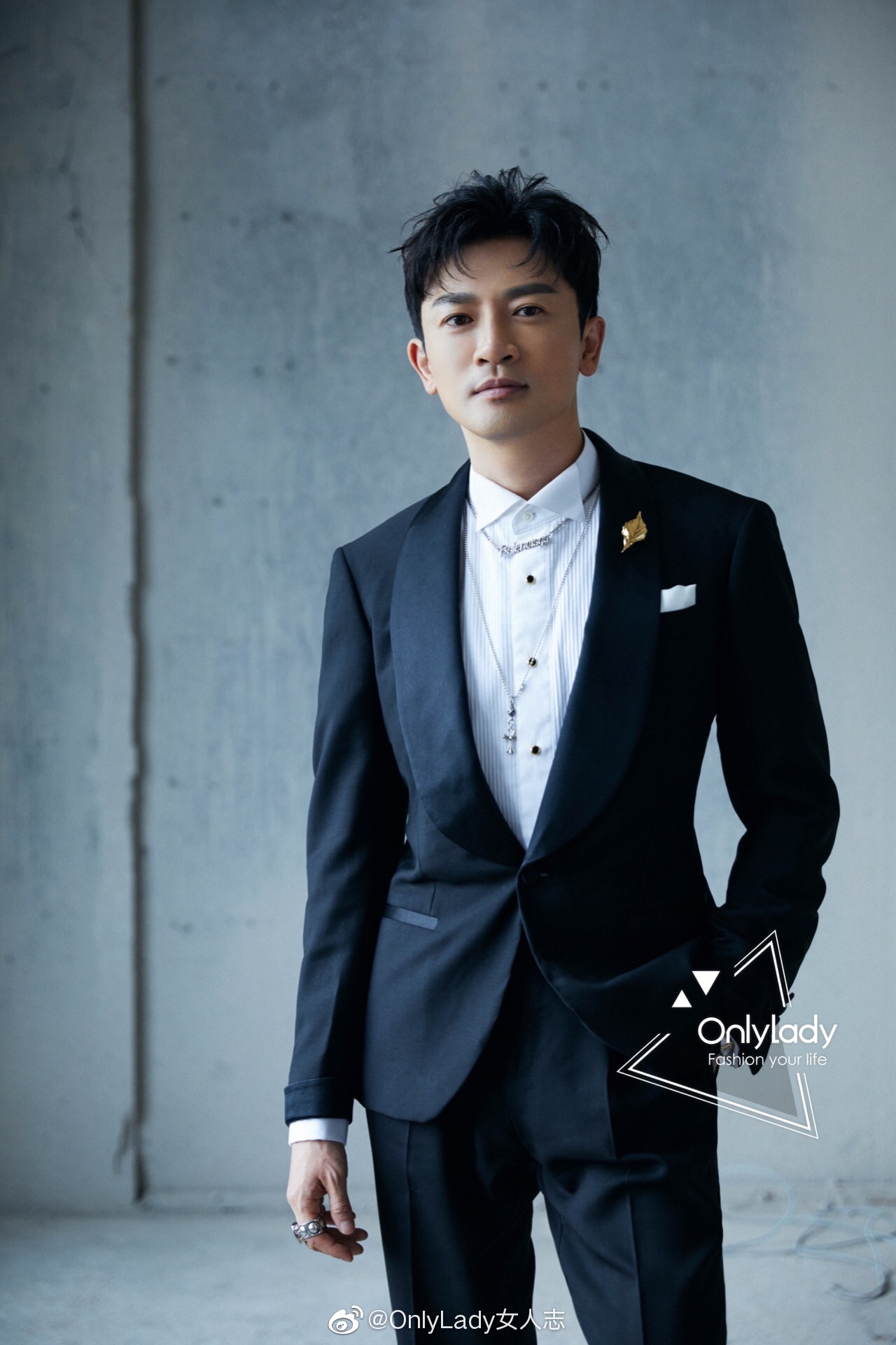 pick @苏有朋 最近两场活动的造型两套风格不同的西装任性切换