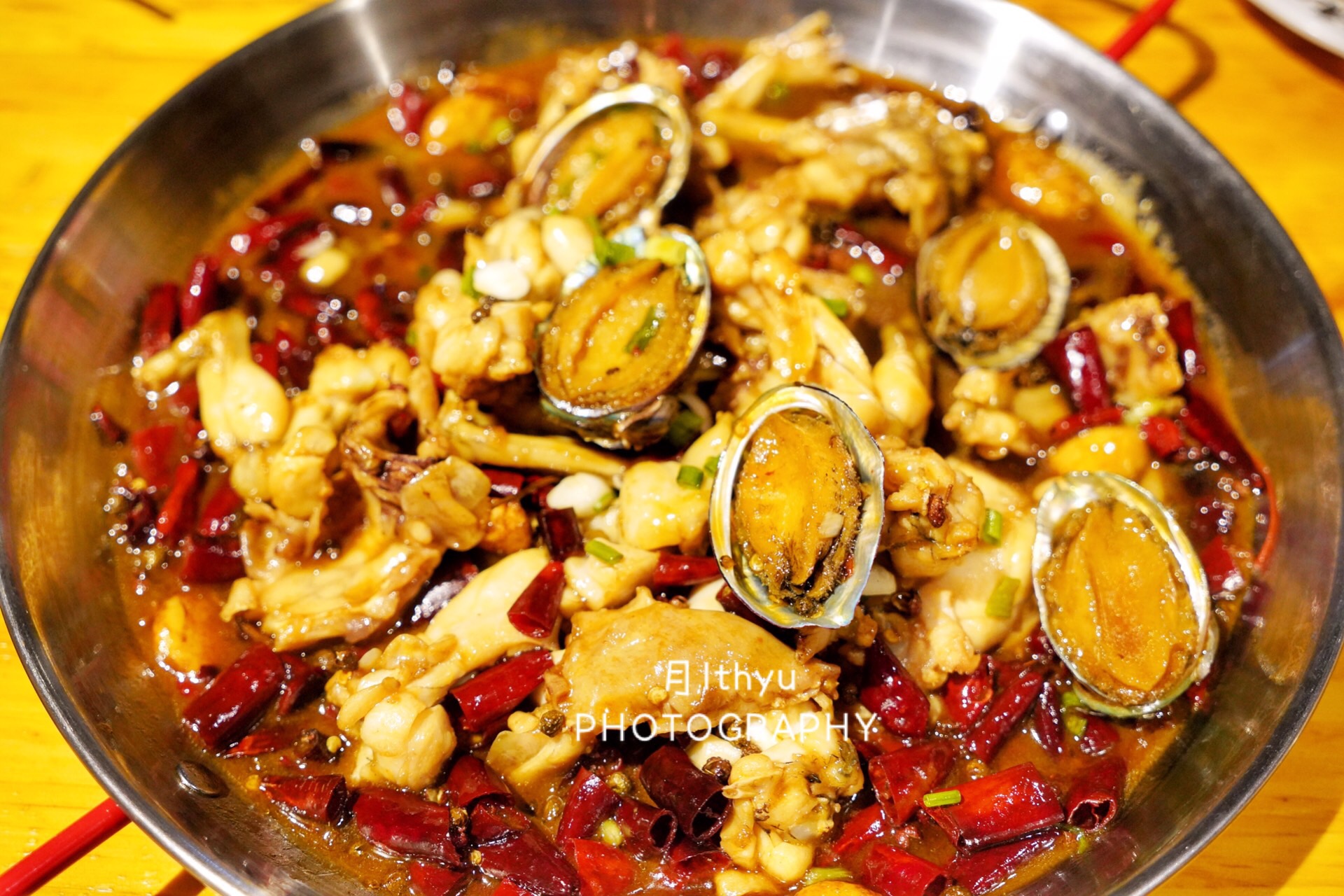 这里还有着各种烤烤,卤味都是夜宵聚会的好菜品.