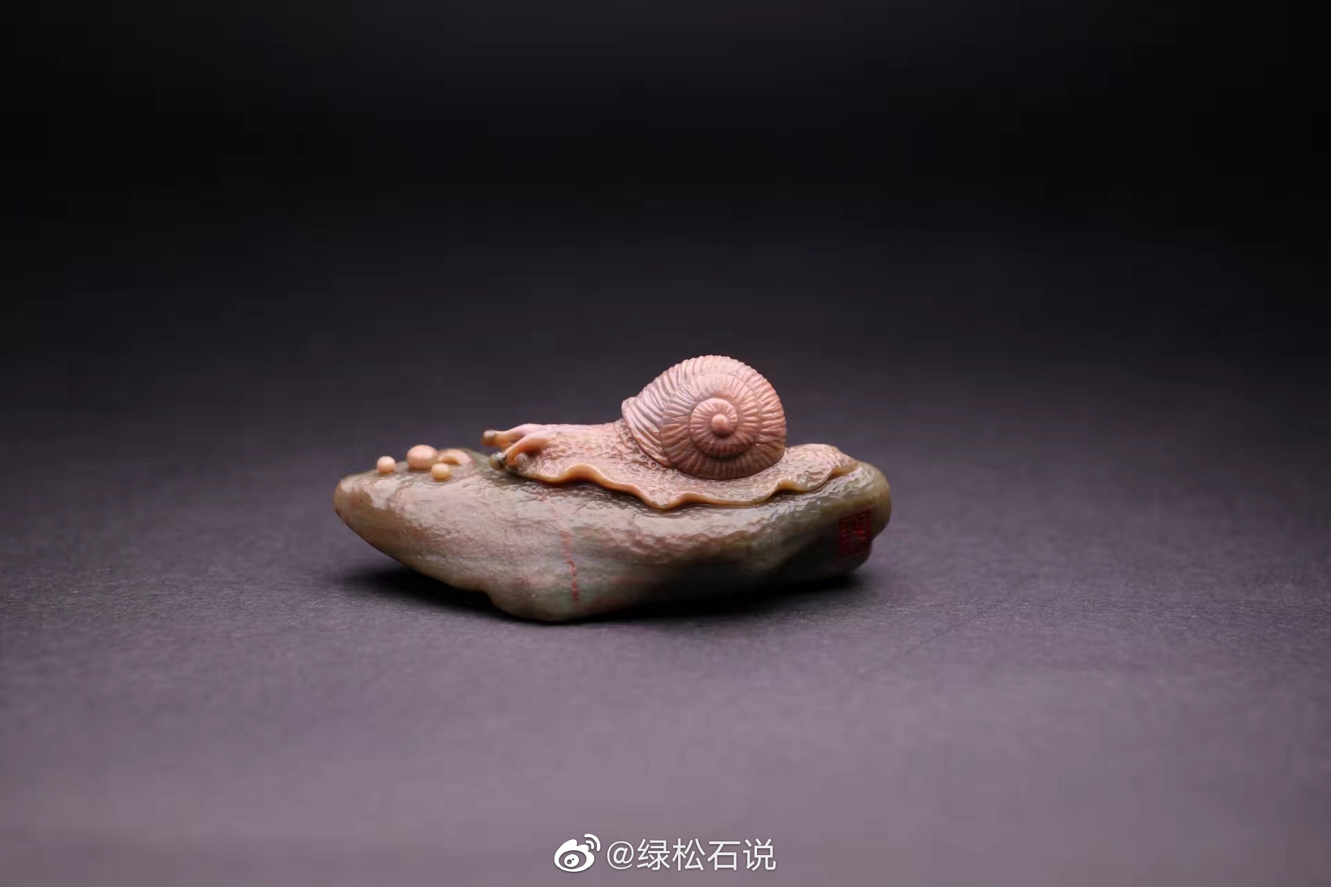 创国潮～玉雕蜗牛一场秋雨一场寒我要一步一步往上爬,等待阳光静静