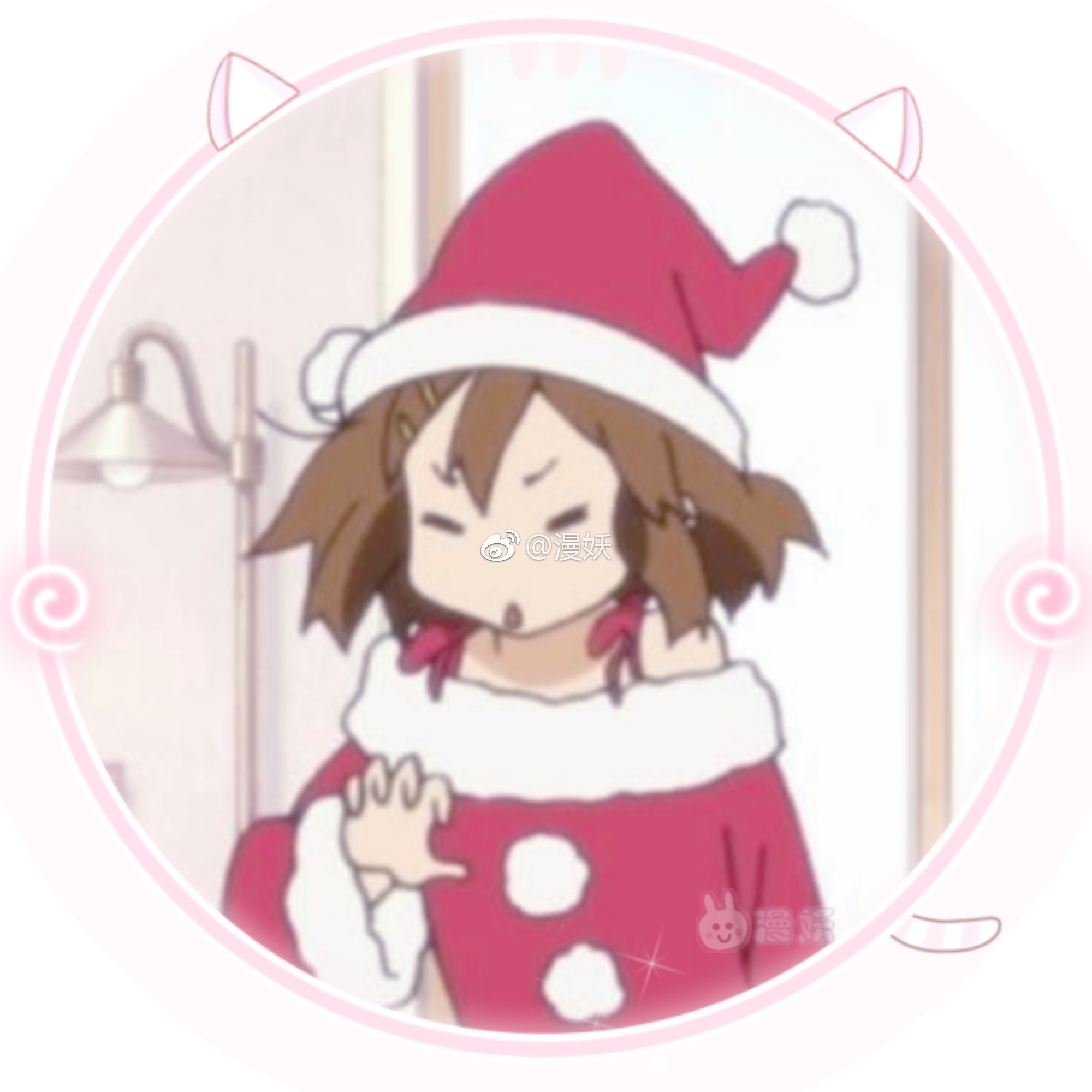动漫头像《轻音少女》圣诞节的平泽唯表情包 穿圣诞服的呆唯♡_新浪新闻