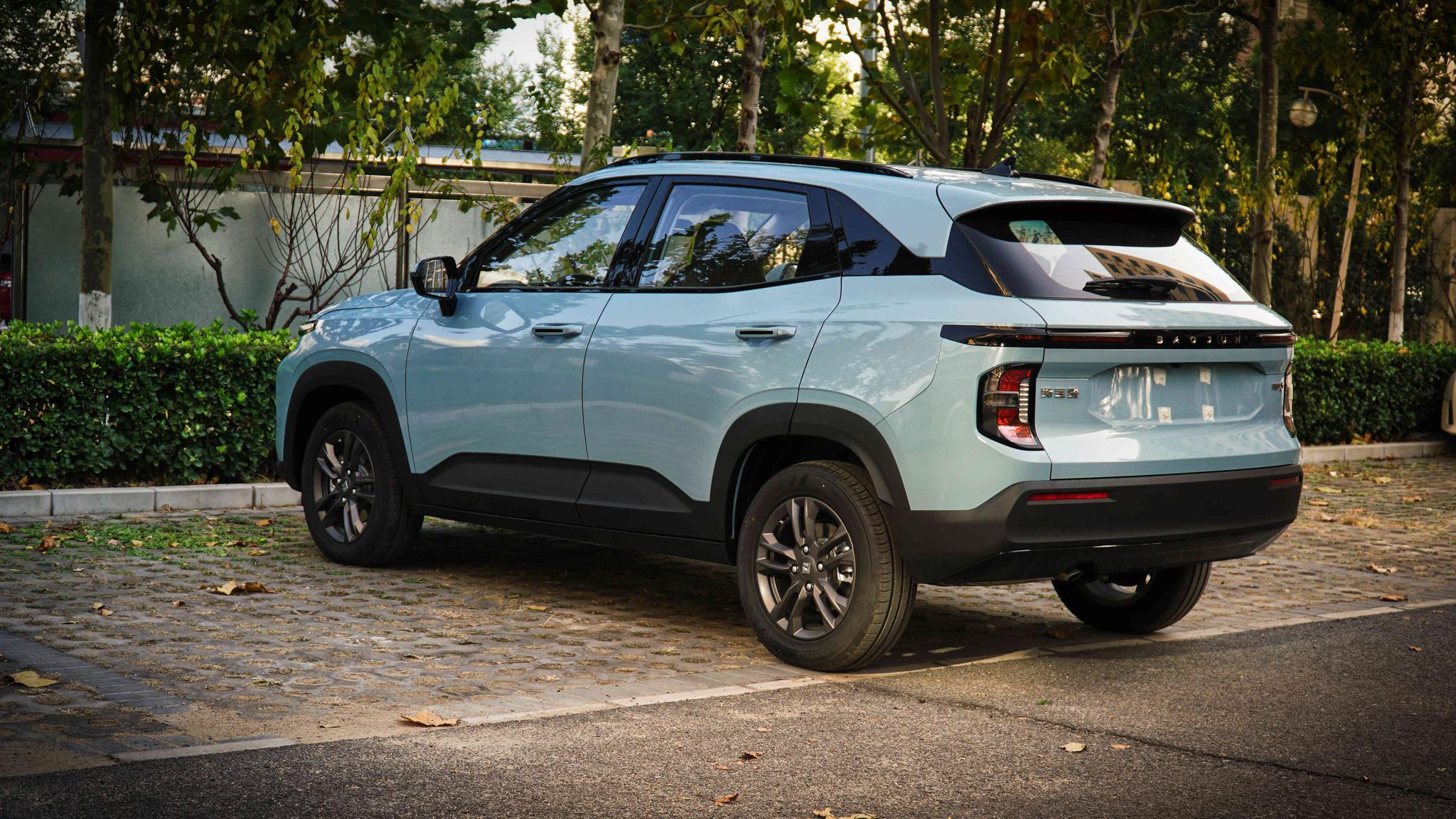 自主品牌最好看的小型suv只卖7万,新宝骏rs-3有啥魅力