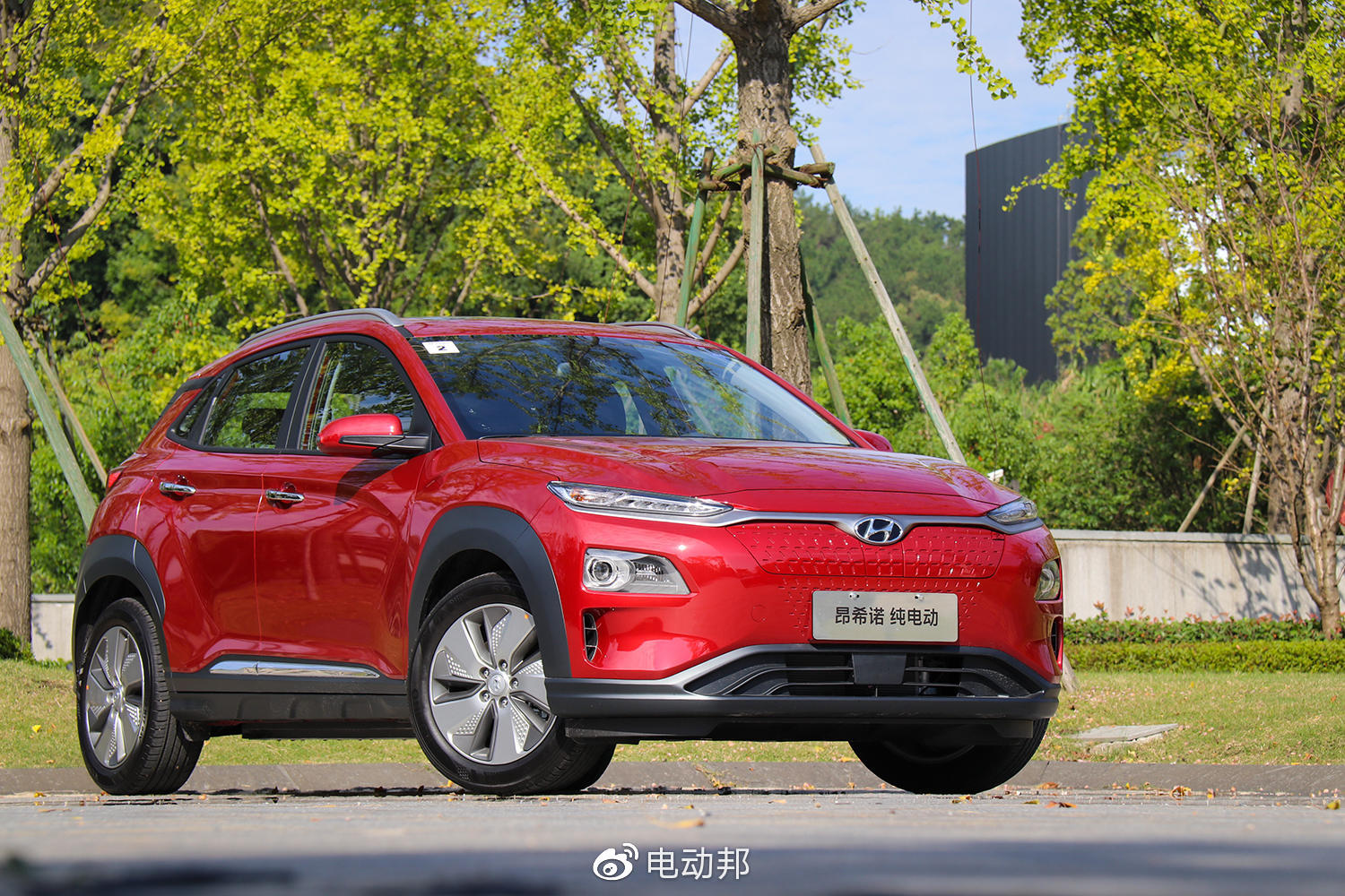 发力中国市场！首款合资续航过500km车型，昂希诺很能打吗？