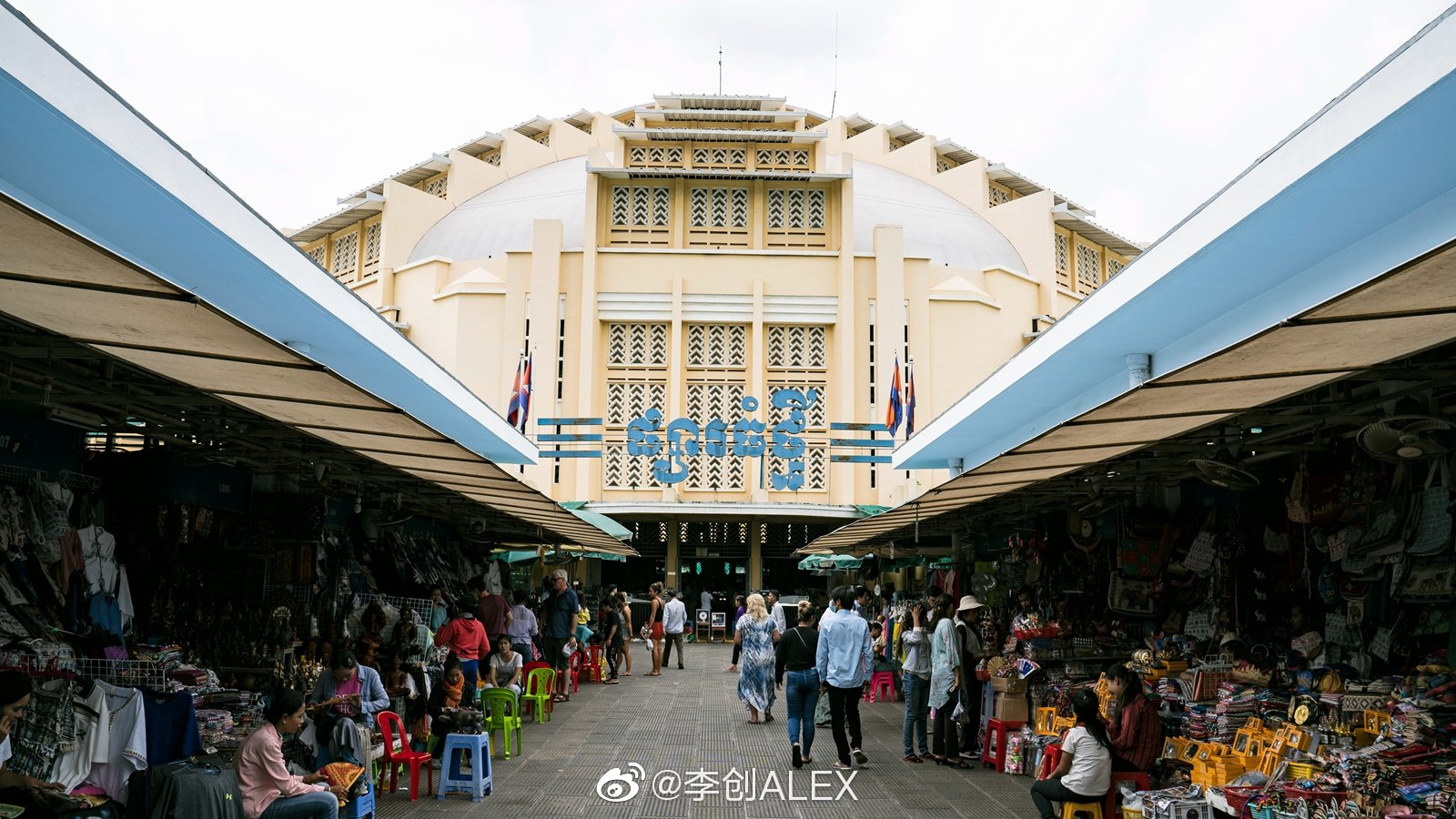 金边最繁忙的集货市场~柬埔寨中央市场