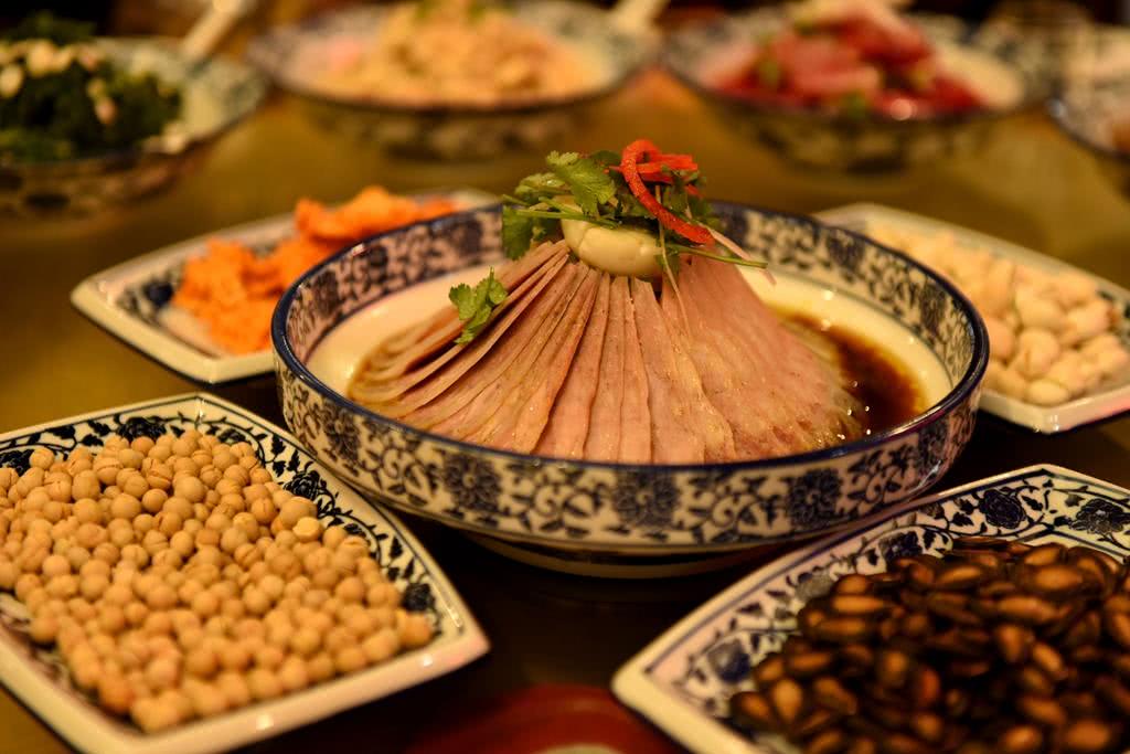 陕菜网开年美食地图咥西府十三花泡温泉跟着常乐老师练瑜伽