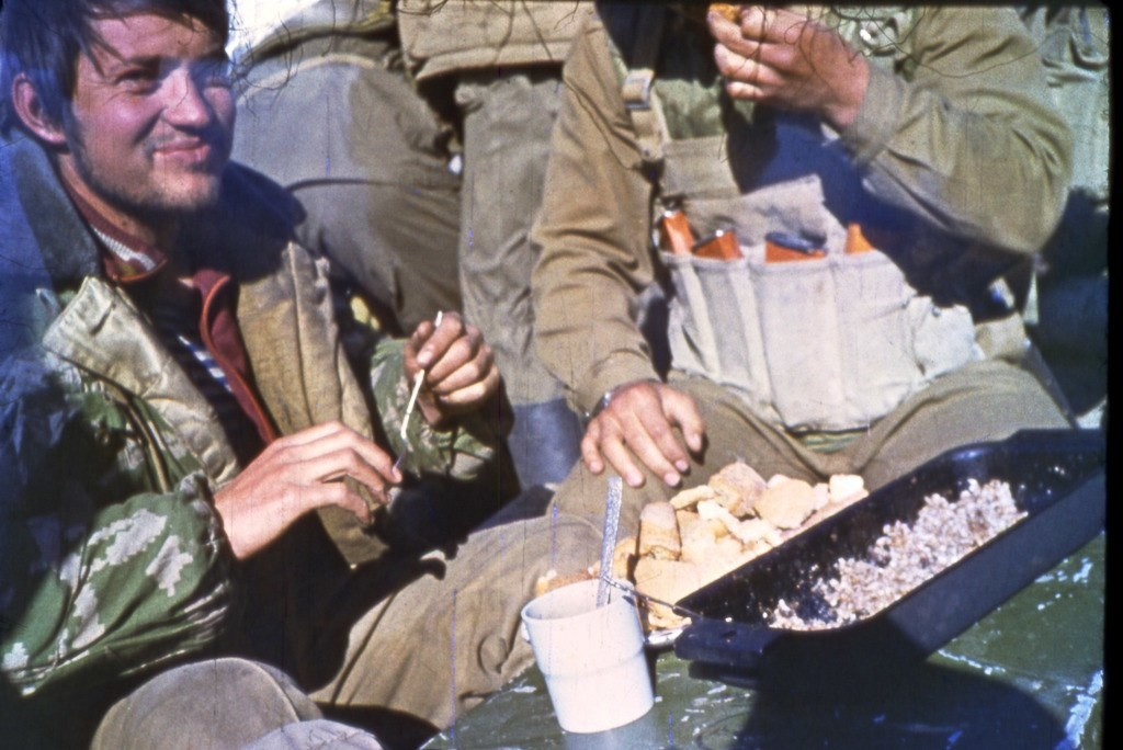 苏军在阿富汗的伙食p1p2战地午餐p3面包房p4野葡萄p5西瓜p6