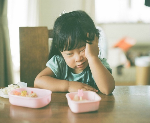 我们都是得瑟的小孩,给点阳光就灿烂,好了伤疤就忘了疼