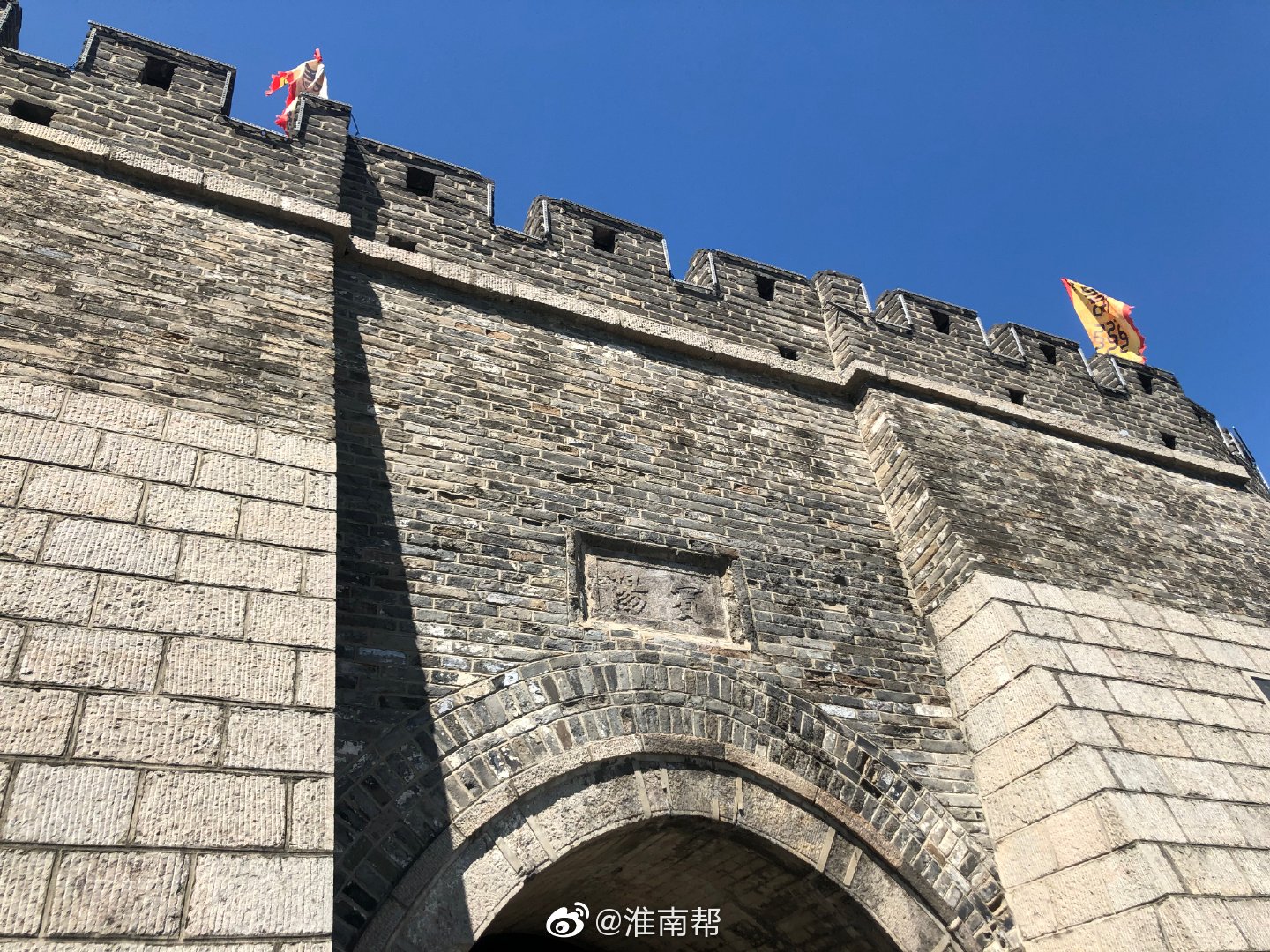 寿县古城墙位于安徽省淮南市,淮河南岸,依八公山|寿县古城墙|八公山_新浪新闻