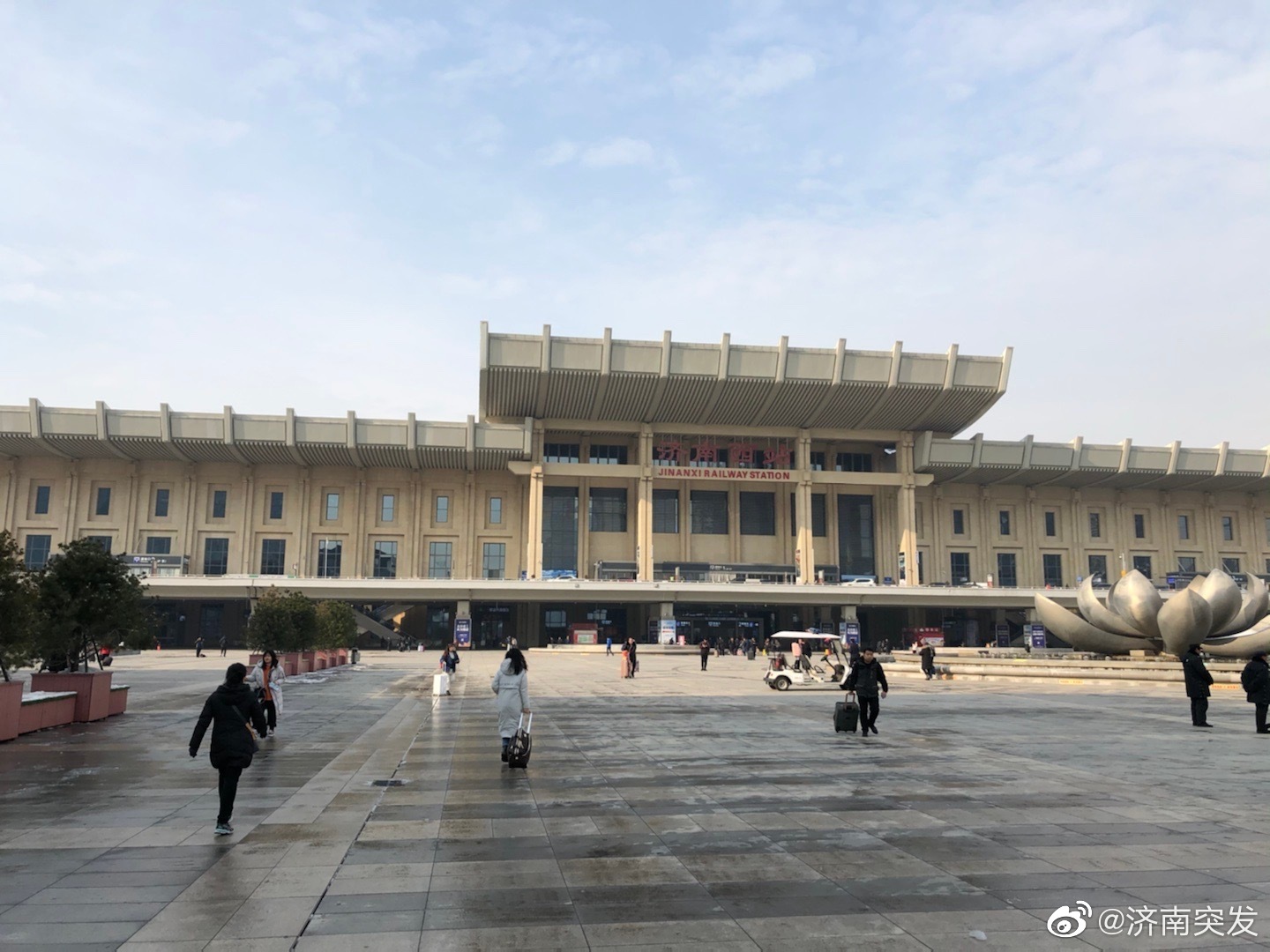 开启济南周边区域首开高铁无轨站章丘平阴乘高铁更便捷