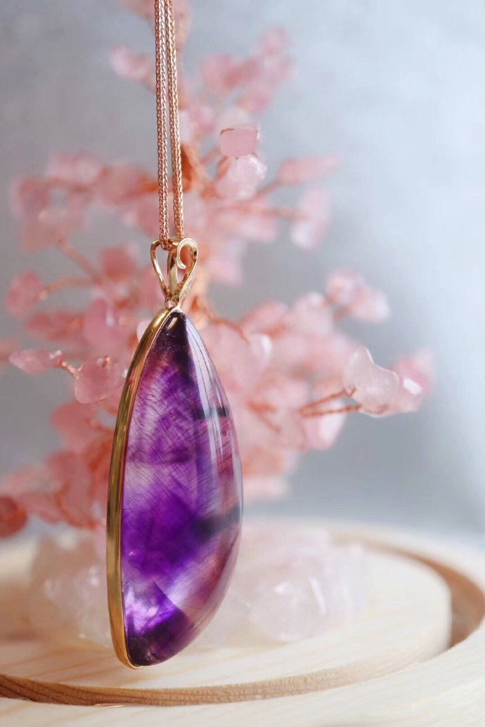 紫钛晶和紫发晶紫水晶一样吗?